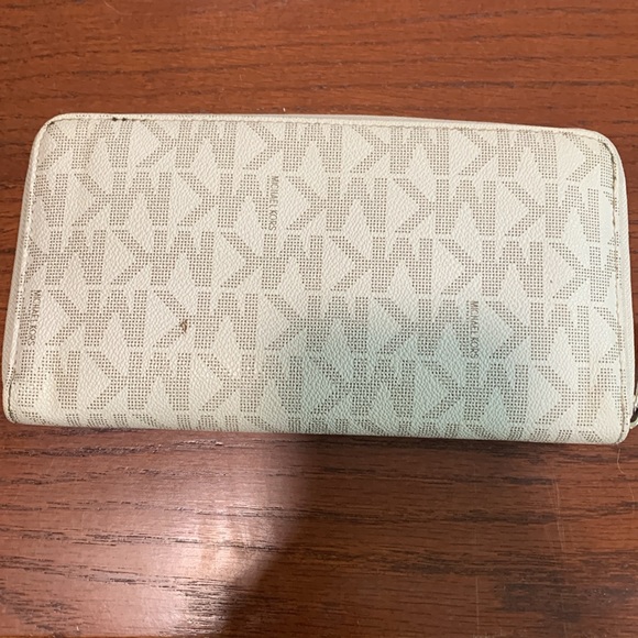 Michael Kors wallet/clutch - Picture 3 of 6